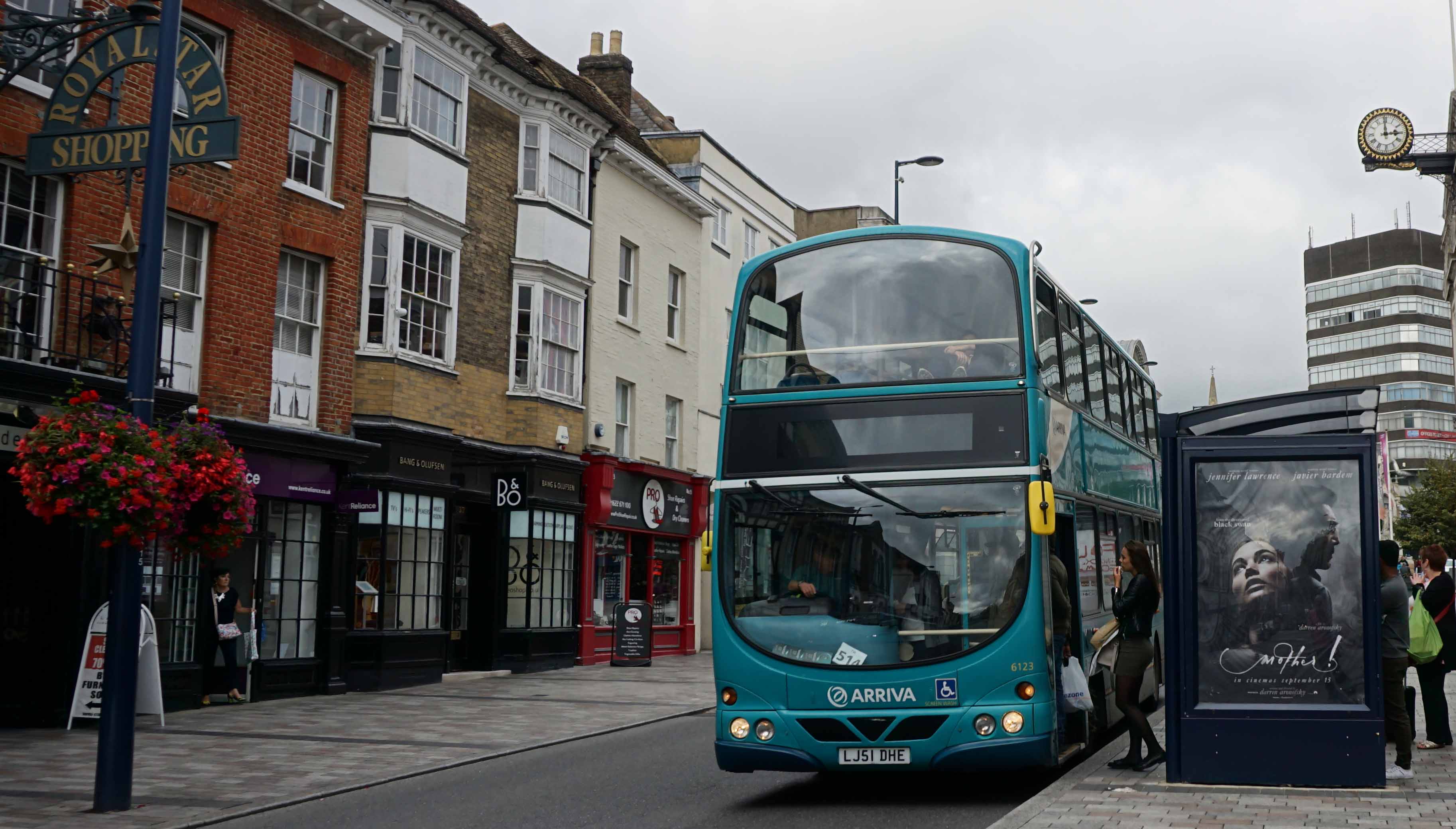 Arriva Kent Volvo B7TL Wright 6123